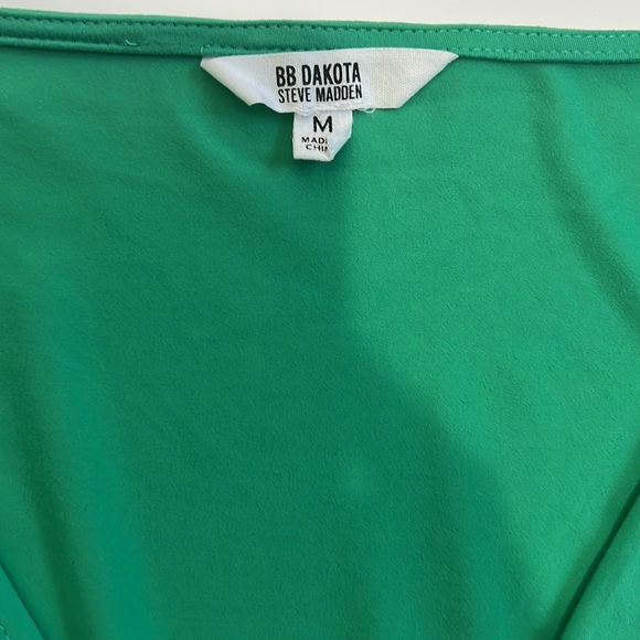 BB Dakota Green Sleeveless Romper - Picture 9 of 9